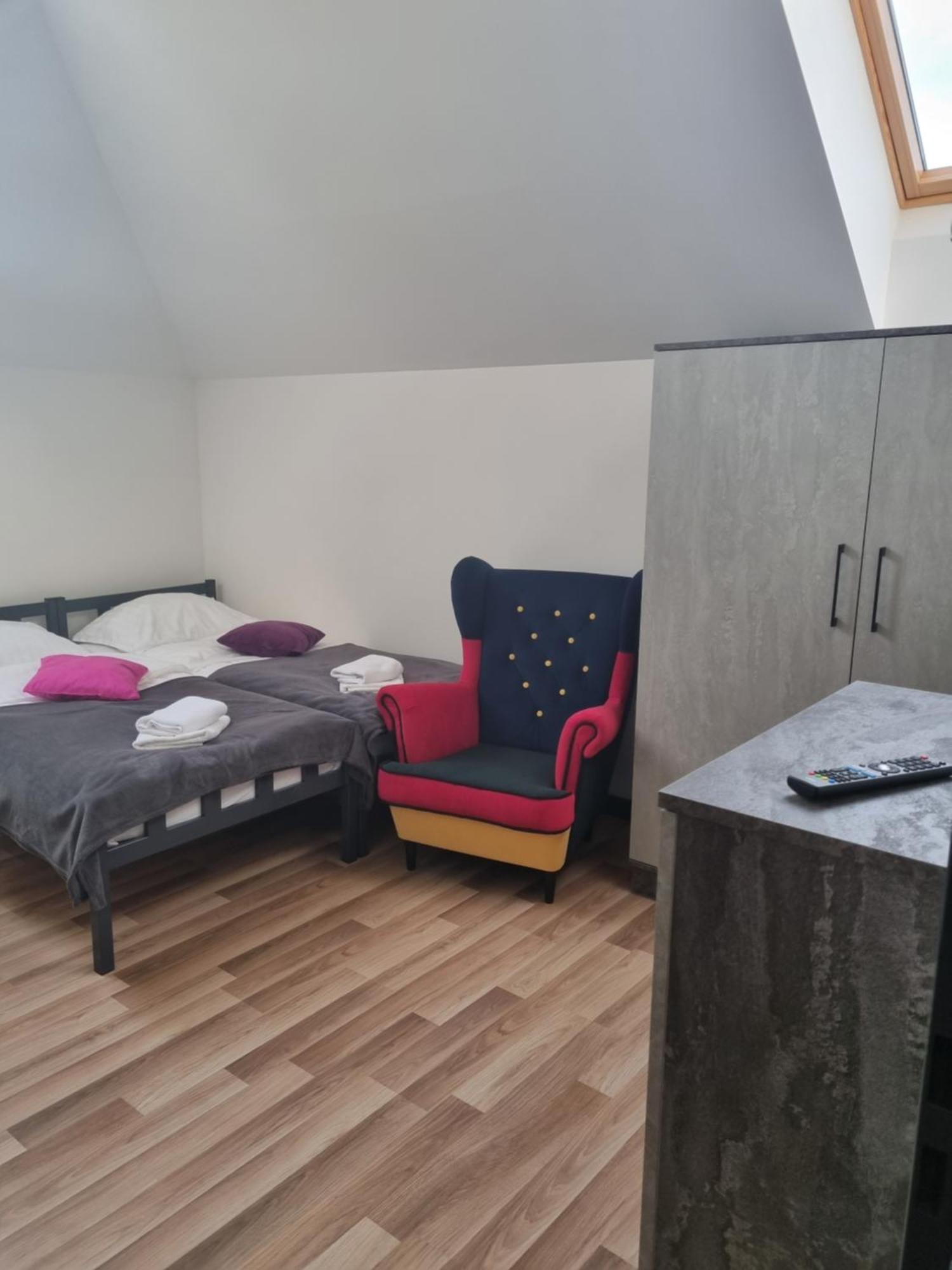 Mlynska 8 Opole-Gorki Villa Ruang foto